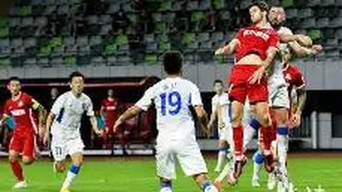 段刘愚建功阿齐兹速射，青岛西海岸2-0力克武汉三镇