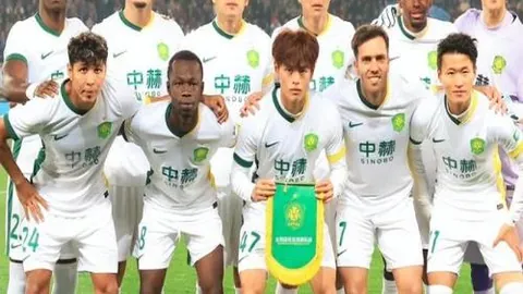 武汉车谷江大女队问鼎女超联赛“五连冠”荣耀