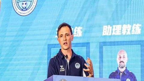 “特尔施特根火速重返巴萨！据世体报道：今日已参与球队部分训练”